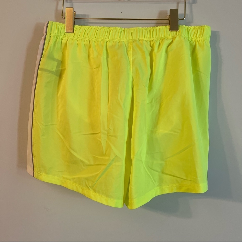 Women’s new the North Face neon yellow athletic shorts size large L - Picture 4 of 4